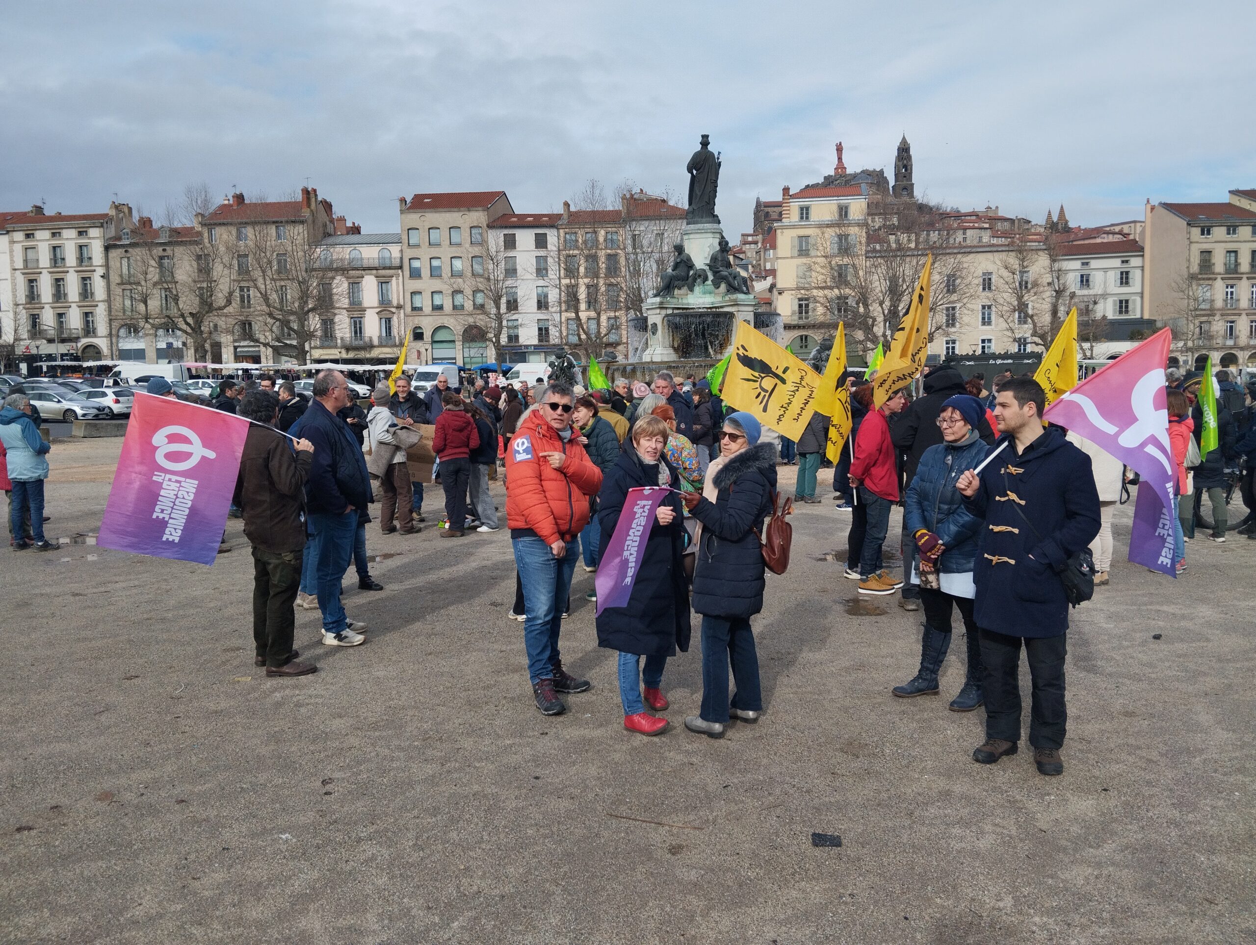 La France Insoumise bien présente au rassemblement contre la loi Duplomb 2